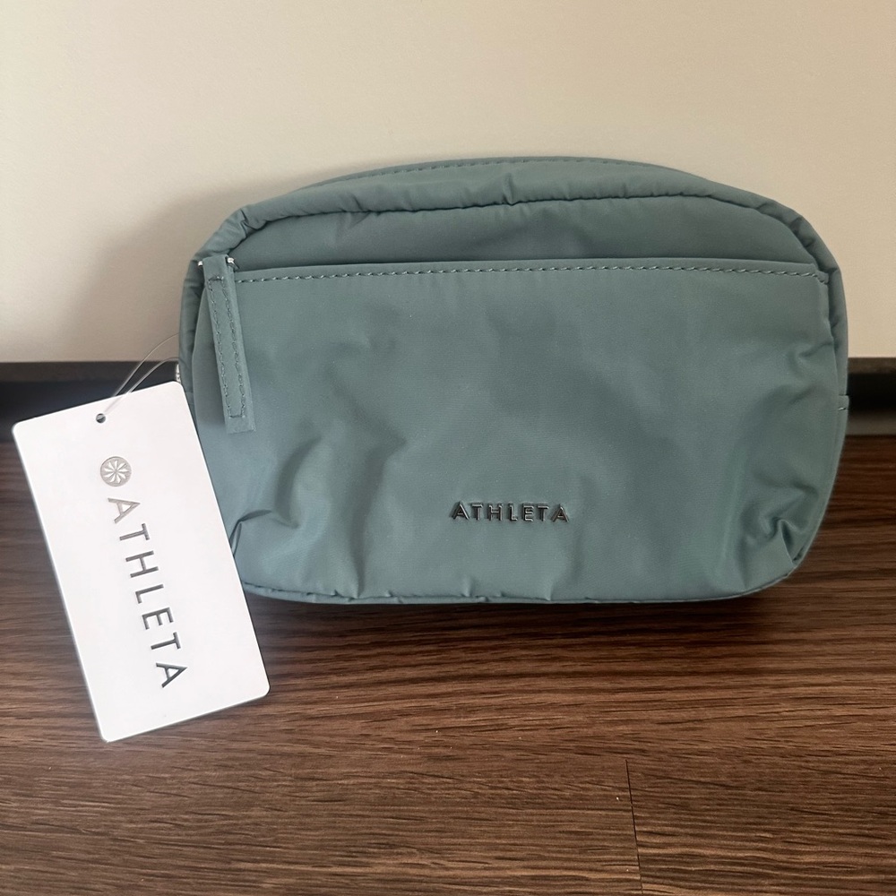 NWT Athleta All About Belt Bag in Oxidized Green
